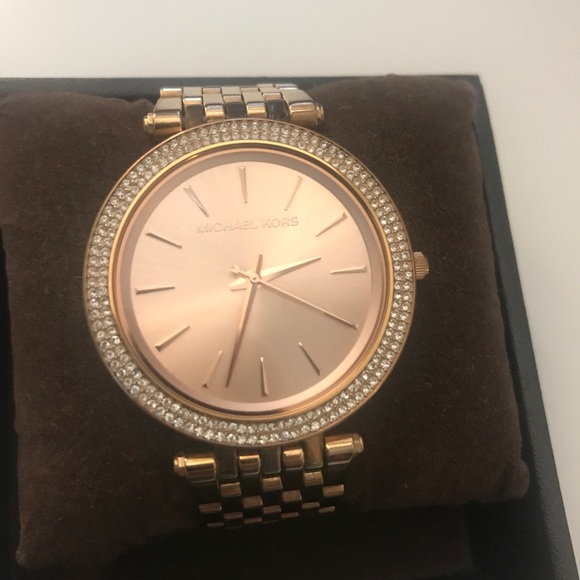 MK watch main image 7